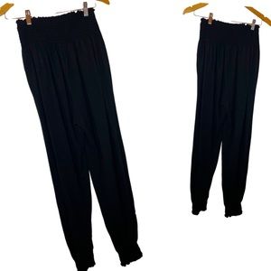 NWOT Zenana Outfitters Plain Black Joggers/Pants W/ Pockets (ON SALE)